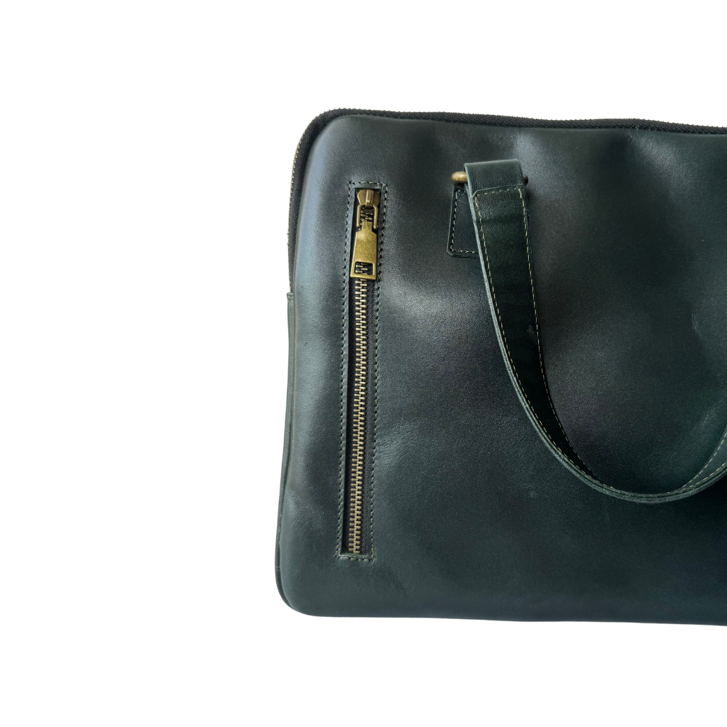 Porta Laptop de Piel Genuina – Edición Exclusiva Verde Esmeralda & Azul Marino