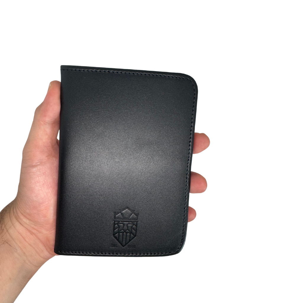 Porta Pasaporte de Piel Genuina – Negro / Café